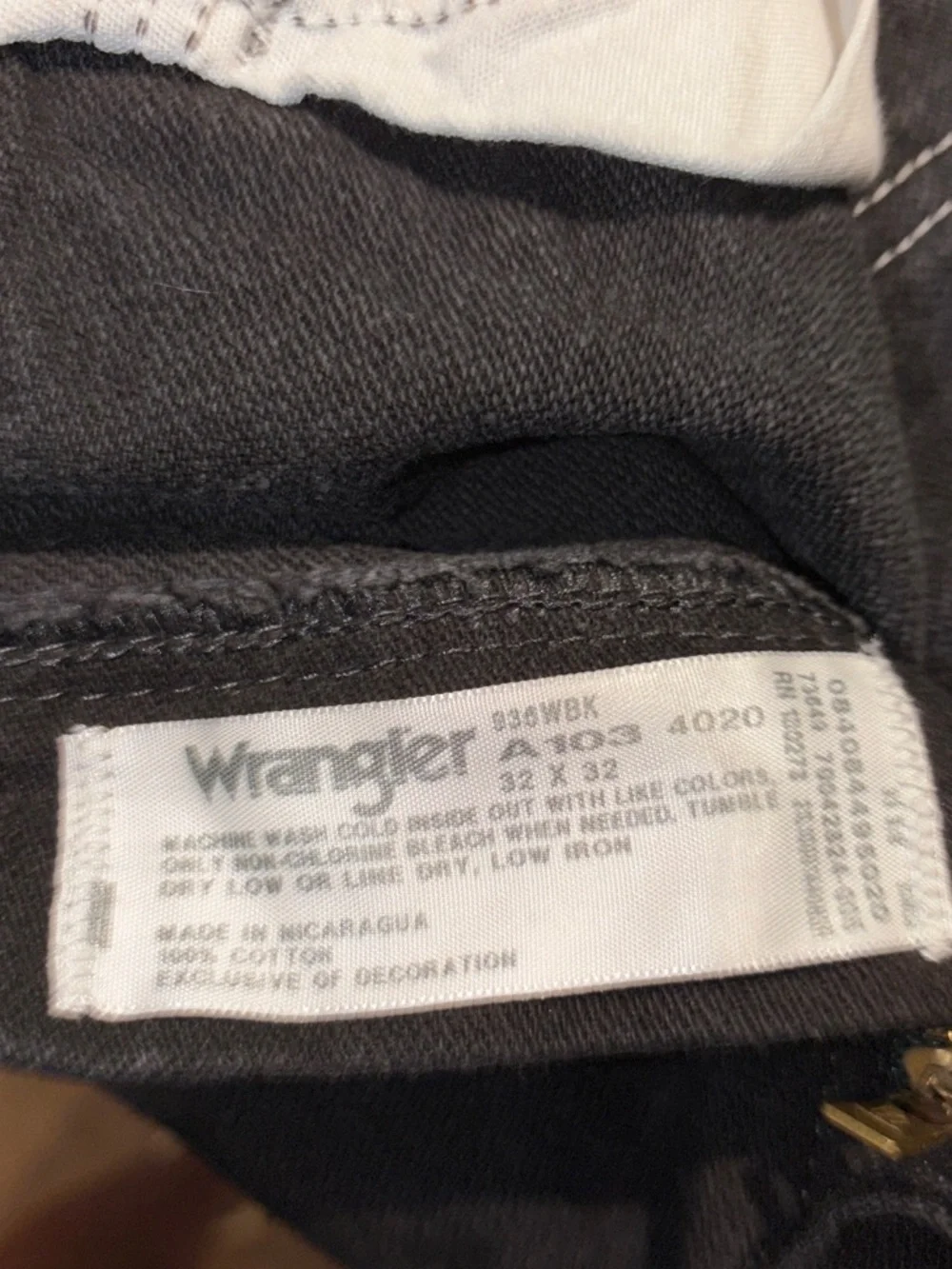 Wrangler 32/32 Black Straight Leg Jeans